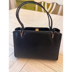 Vintage Dofan French leather black‎ handbag w/ gold tone hardware. 8"x6.5"x3".